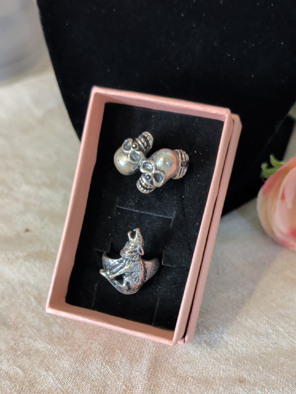 Unisex Rustic Howling Wolf & Skulls Rings Antiqued Silver Tone Statement Rings